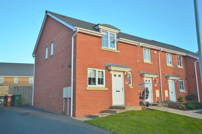2 Bedroom End Of Terrace House To Rent In Blackbird Road, Oakley Vale, Corby, NN18