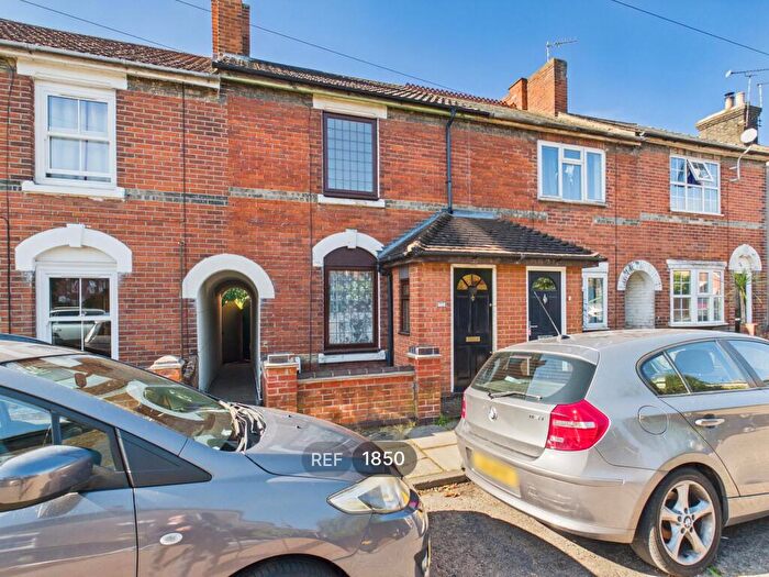 2 Bedroom Property To Rent In , Winchester Road, Colchester, CO2