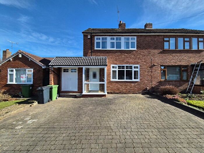 3 Bedroom Semi-Detached House To Rent In Lansdowne Road, Hurst Green, Halesowen, West Midlands, B62
