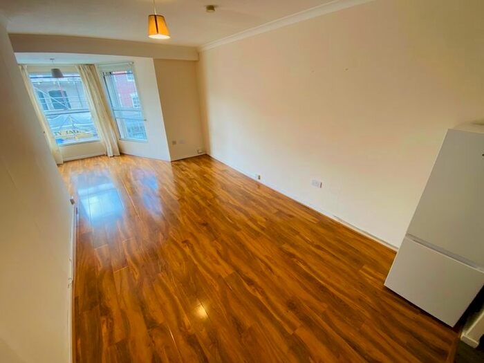 1 Bedroom Flat To Rent In Stokes Croft, Bristol, BS1