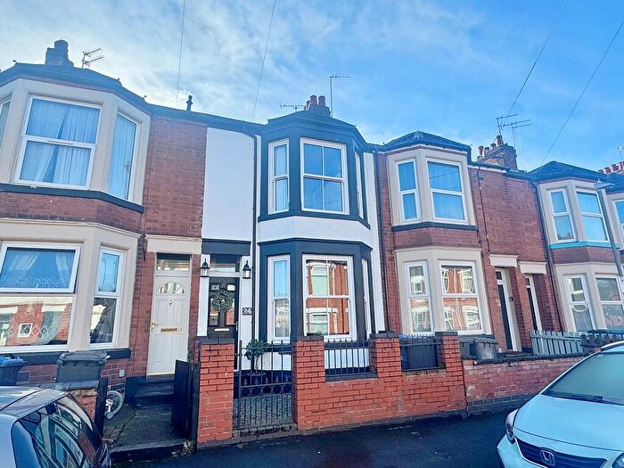 3 Bedroom Terraced House For Sale In Holbrook Avenue, Rugby, CV21