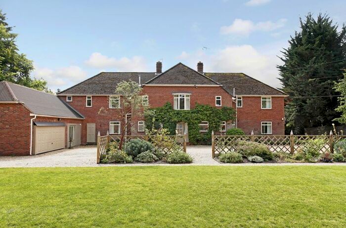 5 Bedroom Detached House For Sale In School Lane, Medmenham, Marlow, SL7