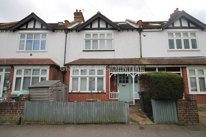 3 Bedroom Terraced House For Sale In Chestnut Grove, New Malden, KT3