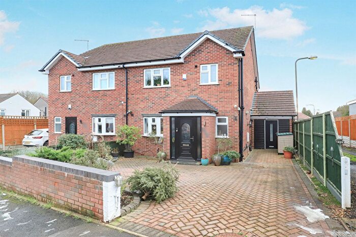 3 Bedroom Semi Detached House For Sale In Lynton Avenue, Claregate, Wolverhampton, WV6