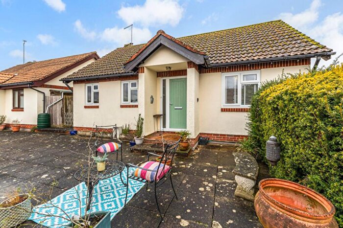 2 Bedroom Detached Bungalow For Sale In Mallard Close, Alresford, SO24