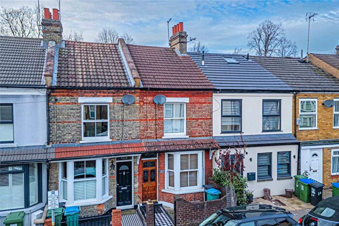 2 Bedroom Detached House To Rent In Neal Street, Watford, Hertfordshire, WD18