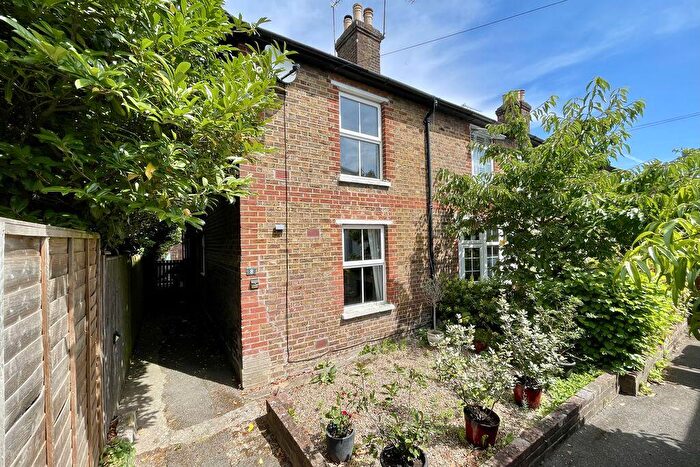 2 Bedroom End Of Terrace House To Rent In The Green, Claygate, KT10