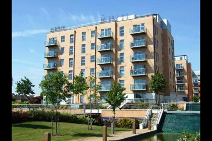 3 Bedroom Penthouse For Sale In Queen Mary Avenue, London, E18