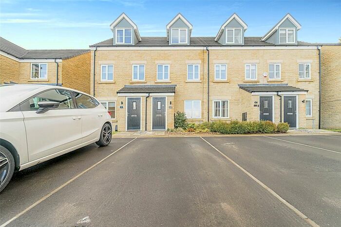 3 Bedroom Detached House For Sale In Lanky Gardens, Colne, BB8