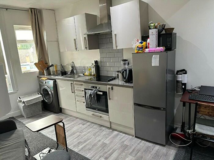 1 Bedroom Flat To Rent In High Road, London, E18