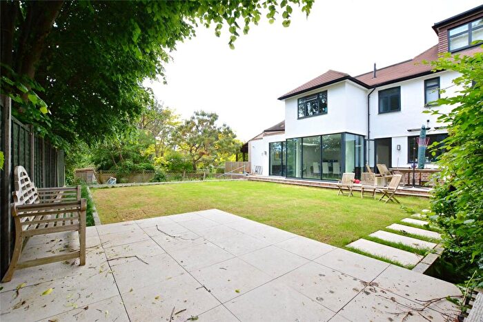 5 Bedroom Detached House To Rent In Brookway, London, SE3