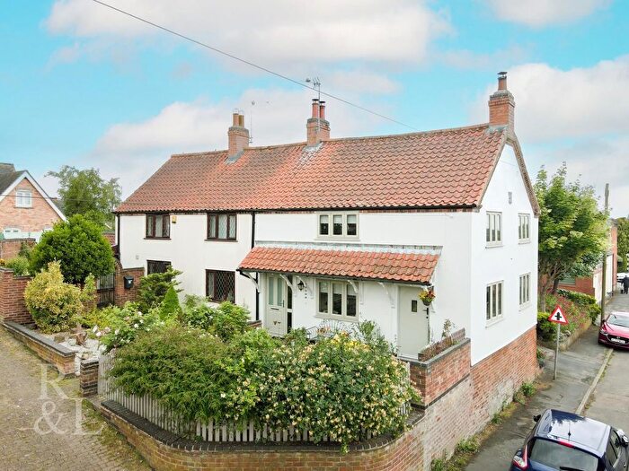 2 Bedroom Property For Sale In Main Street, Willoughby On The Wolds, Loughborough, LE12