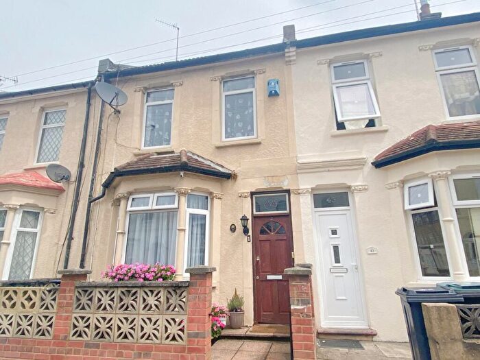 4 Bedroom Terraced House To Rent In Norfolk Road, Gravesend, Kent, DA12
