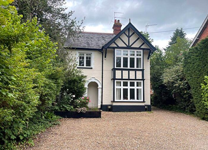 2 Bedroom Maisonette For Sale In London Road, Ascot, SL5