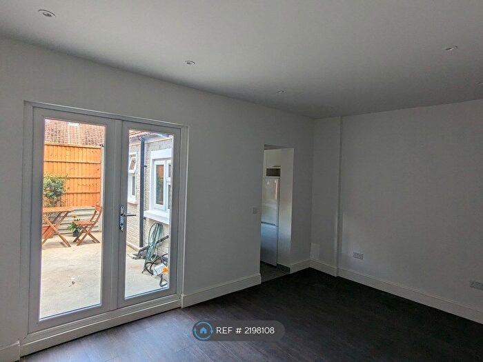 3 Bedroom Terraced House To Rent In Hereward Road, London, SW17