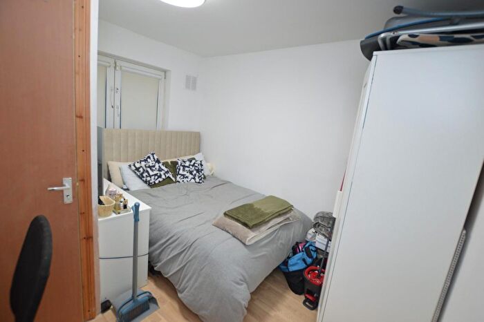 1 Bedroom Property To Rent In Ripon Gardens, Ilford, IG1