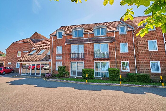 1 Bedroom Flat For Sale In Sutton Road, Seaford, BN25