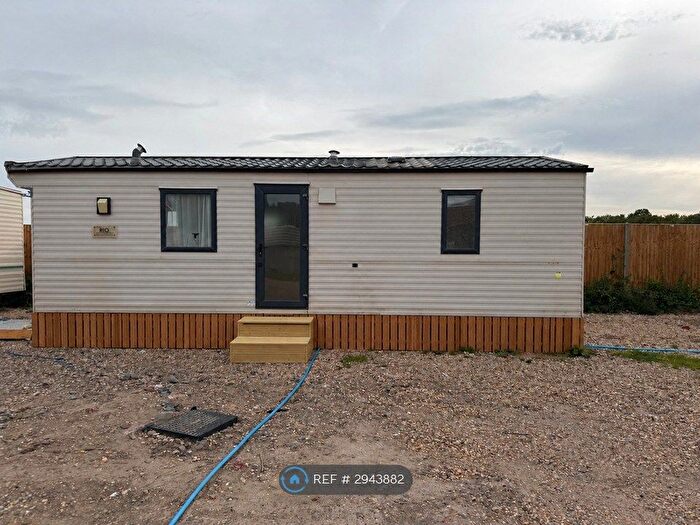 2 Bedroom Mobile/park Home To Rent In Vickery Cottages, Farnham, GU10