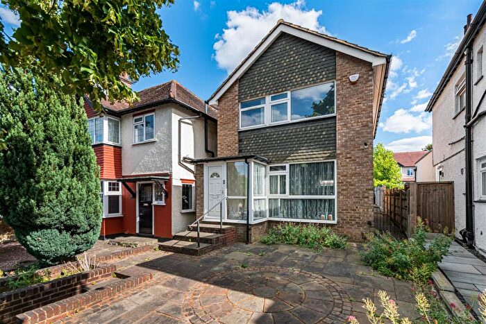 3 Bedroom Detached House For Sale In Carshalton Road, Sutton, SM1