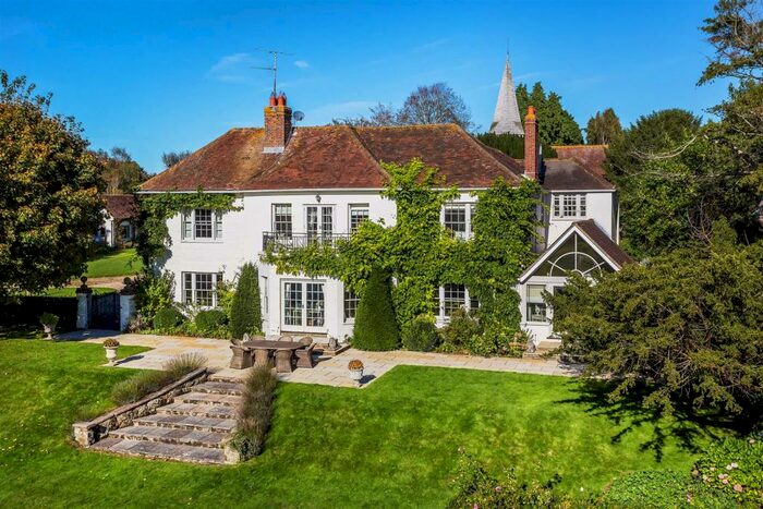 4 Bedroom Detached House For Sale In Rosemary Lane, Alfold, Cranleigh, GU6