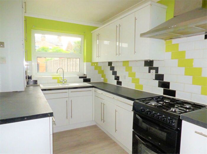 2 Bedroom Link Detached House To Rent In Nellgrove Road, Hillingdon, Uxbridge, UB10