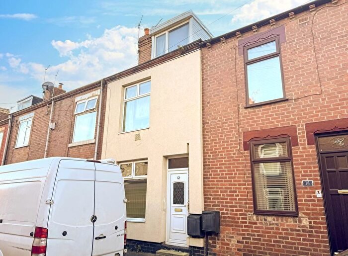 2 Bedroom Block Of Flats For Sale In Centre Street, South Elmsall, Pontefract, WF9