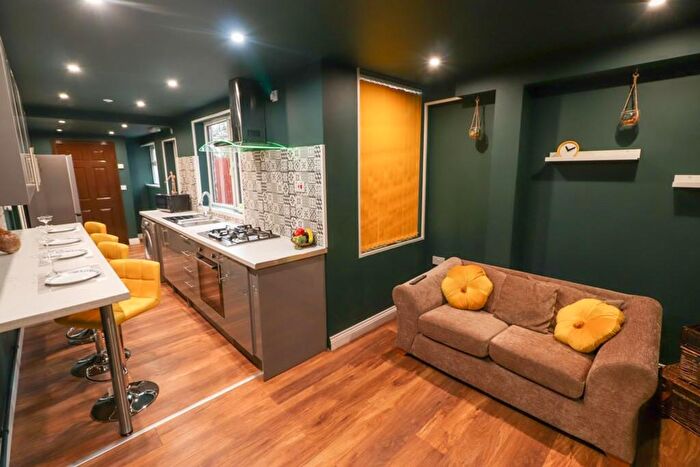 5 Bedroom Terraced House For Sale In Bolingbroke Road, Coventry, CV3