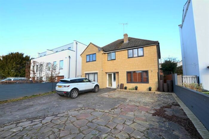 4 Bedroom Detached House To Rent In London Road, Charlton Kings, Cheltenham GL52