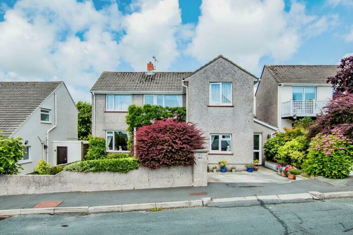 4 Bedroom Detached House For Sale In Lady Park, Tenby, Pembrokeshire, SA70