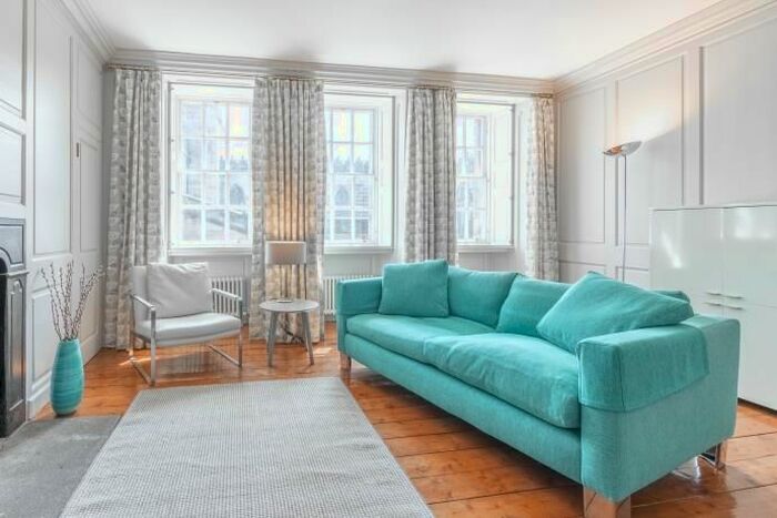 1 Bedroom Flat To Rent In Advocates Close, High Street, Old Town, EH1