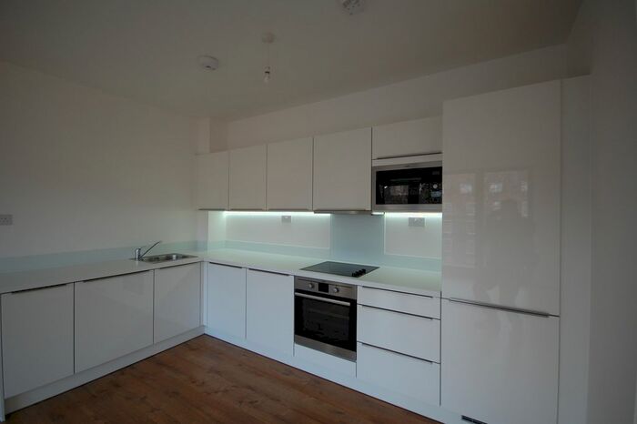 1 Bedroom Flat To Rent In Stewarts Road, London, SW8