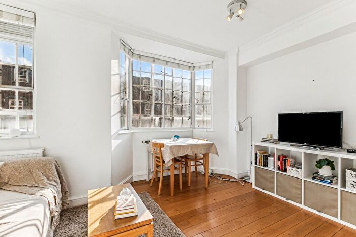 1 Bedroom Flat To Rent In Chelsea Cloisters, Sloane Avenue, London, SW3