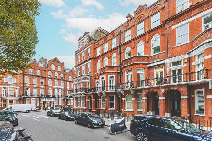 Studio To Rent In Barkston Gardens, London, SW5