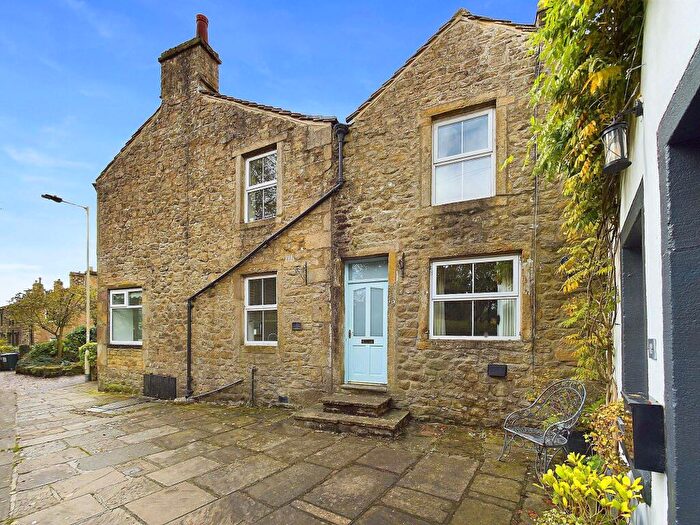 3 Bedroom End Of Terrace House To Rent In Elm Tree Square, Embsay, BD23