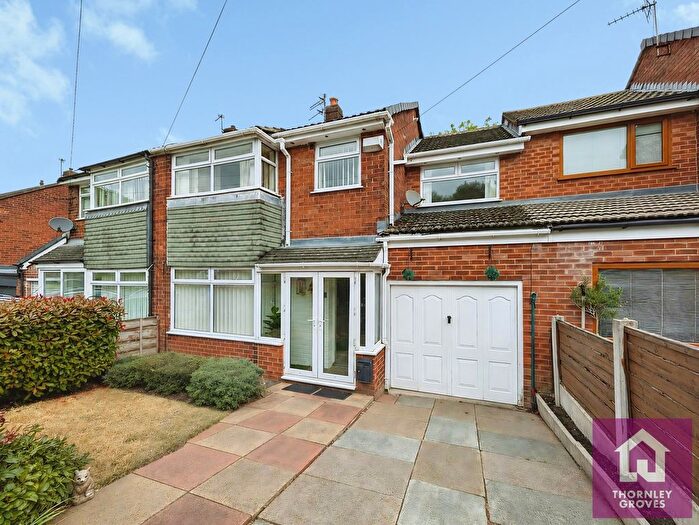 4 Bedroom Semi-Detached House For Sale In Clifton View, Clifton, M27