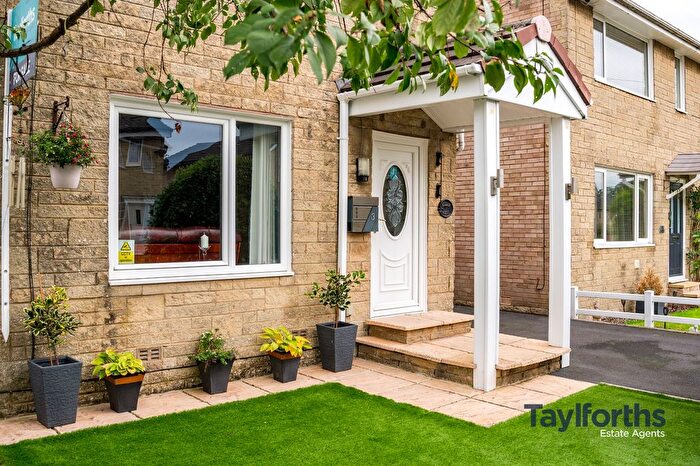 3 Bedroom Detached House For Sale In Pickard Close, Barnoldswick, BB18