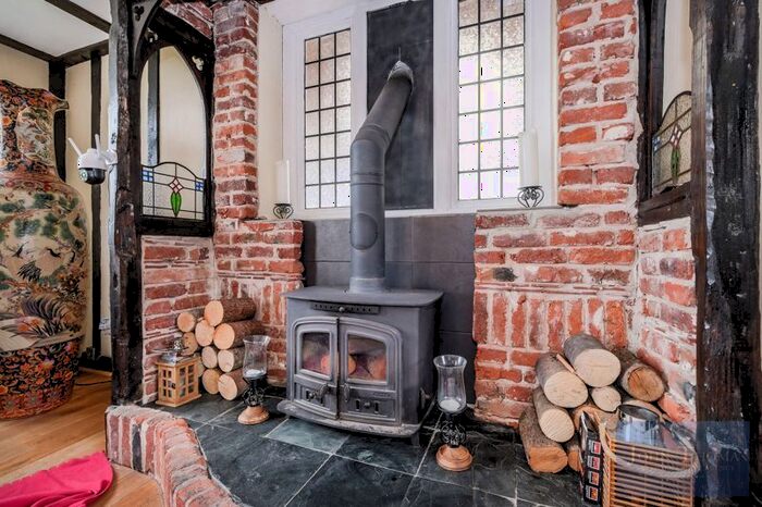4 Bedroom Detached House For Sale In New Road, Lambourne End, Romford, RM4