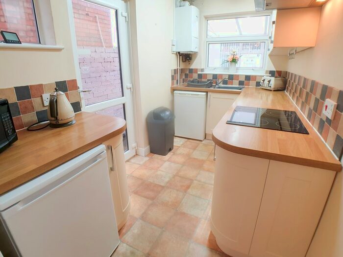3 Bedroom Semi-Detached House To Rent In Newlands Road, Stirchley, Birmingham, B30
