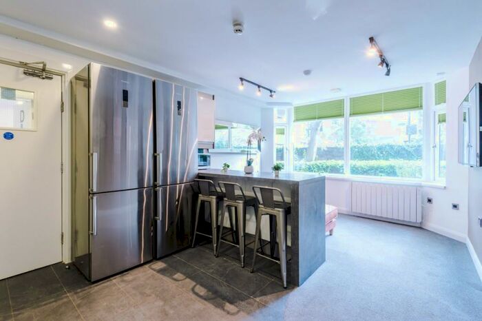 5 Bedroom Block Of Apartments To Rent In Eskdale Terrace, Newcastle Upon Tyne, NE2