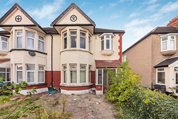 3 Bedroom Semi-Detached House For Sale In Woodford Avenue, Gants Hill, Ilford, IG2