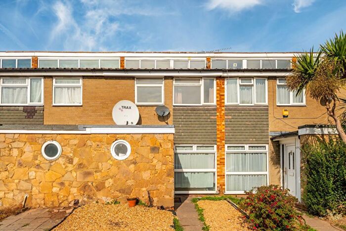 3 Bedroom Property To Rent In Moreton Avenue, Isleworth, TW7