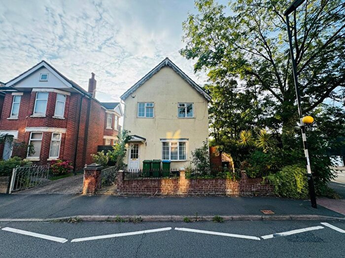 3 Bedroom Detached House To Rent In Bullar Road, Southampton, SO18