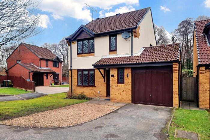 3 Bedroom Detached House To Rent In Valley Park, SO53