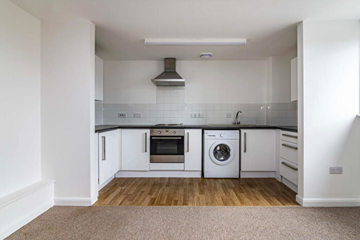 1 Bedroom Flat To Rent In Trivett Square, Nottingham, Nottinghamshire, NG1