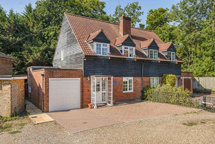 3 Bedroom Semi-Detached House For Sale In Junction Cottages, Blakemere Road, Welwyn Garden City, AL8