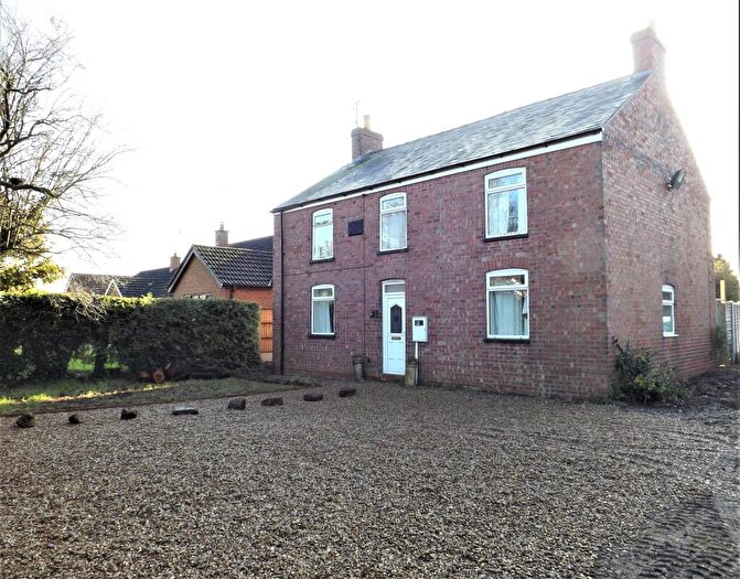 4 Bedroom Detached House For Sale In Roman Bank, Moulton Seas End, PE12