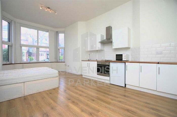 Studio To Rent In Princes Avenue, Muswell Hill, London, N10