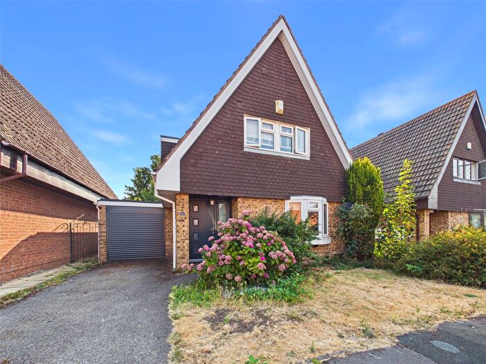 3 Bedroom Detached House For Sale In Pineway, Abbeydale, Gloucester, Gloucestershire, GL4