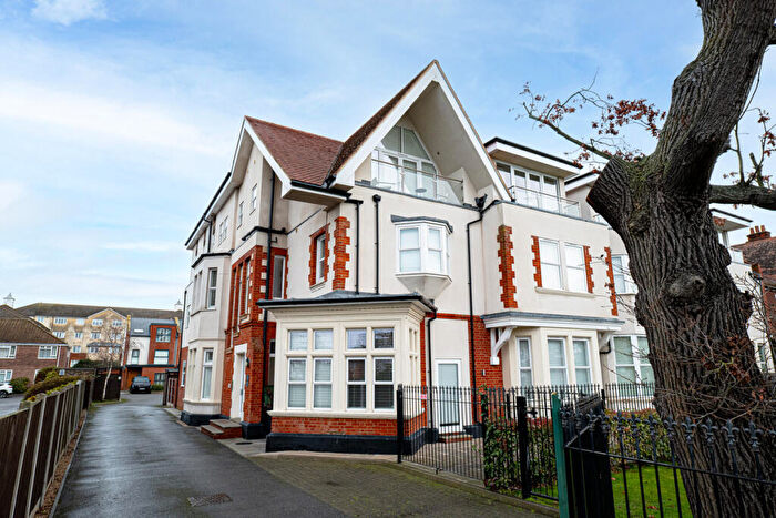 2 Bedroom Apartment For Sale In St Hilda's Mews, Westcliff-on-Sea, SS0