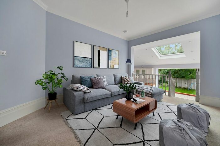 2 Bedroom Maisonette To Rent In Cunningham Park, Harrow, HA1